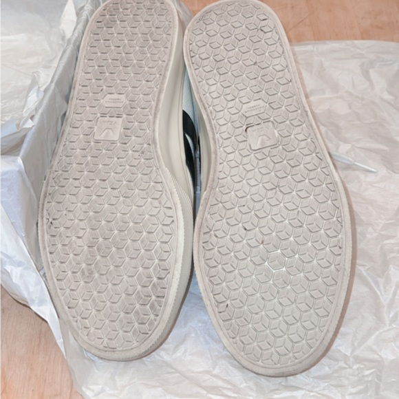 Veja White and Black Women's Sneakers size9 - Picture 8 of 9